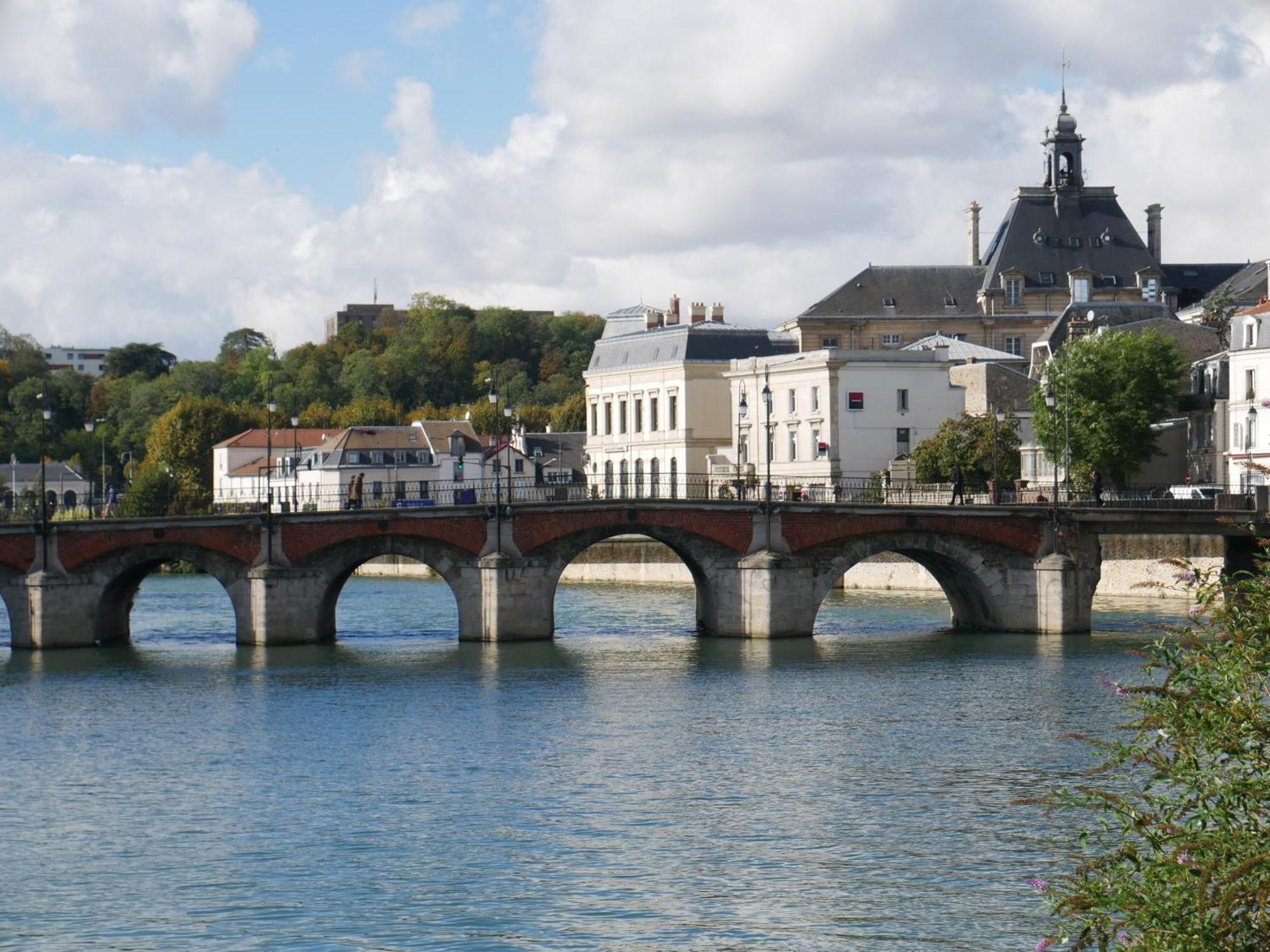 Spicy - Sejour Insolite Sur La Marne Meaux Εξωτερικό φωτογραφία